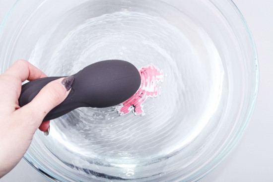 Vibracijski masturbator Squeeze-peasy (14 cm)