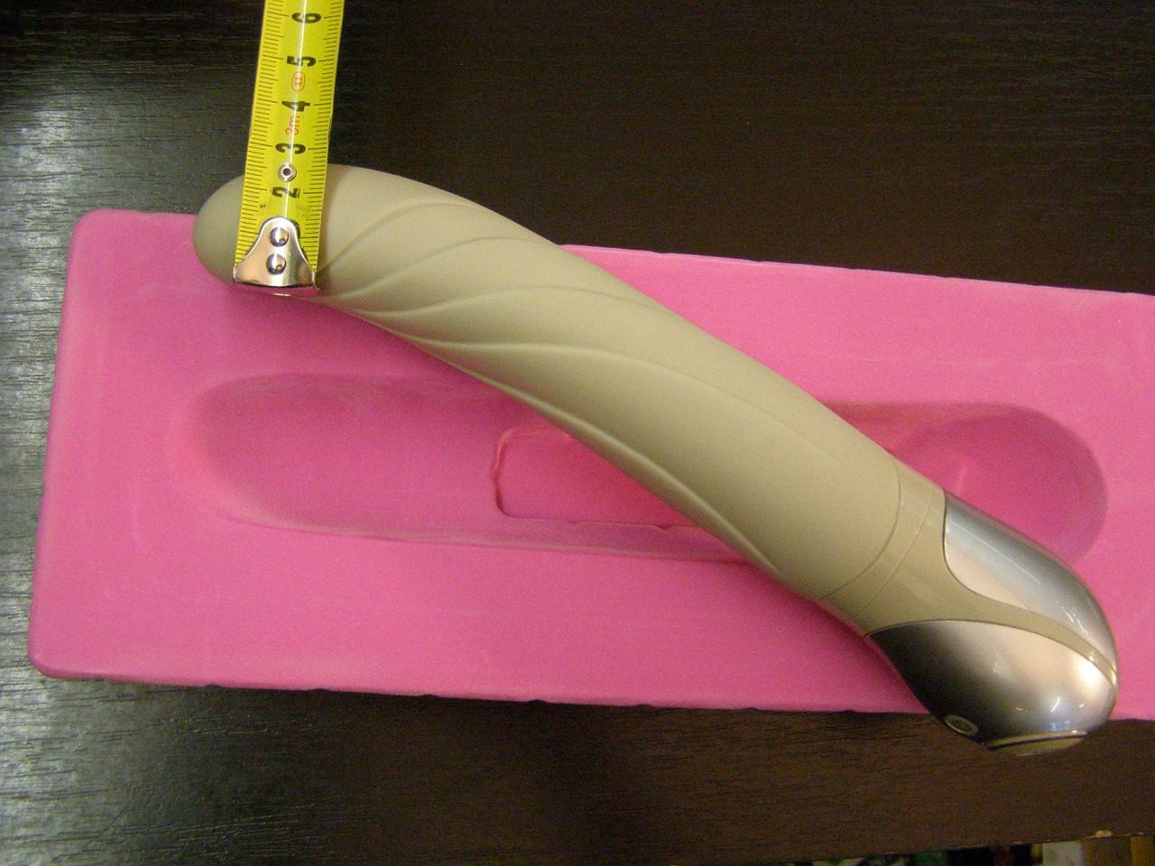 Sutra bež silikonski vibrator 23cm