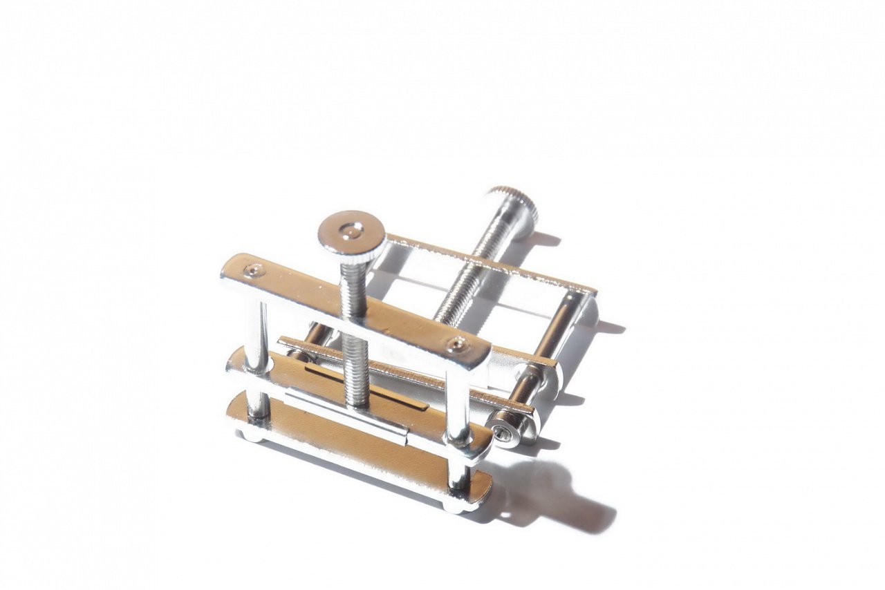 Sponke za bradavice na belem ozadju