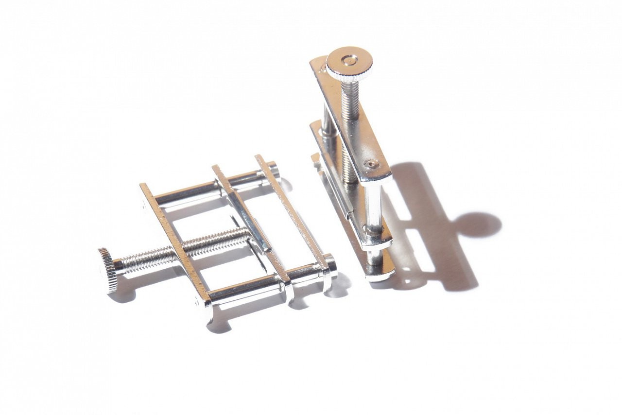 Sponke za bradavice na belem ozadju