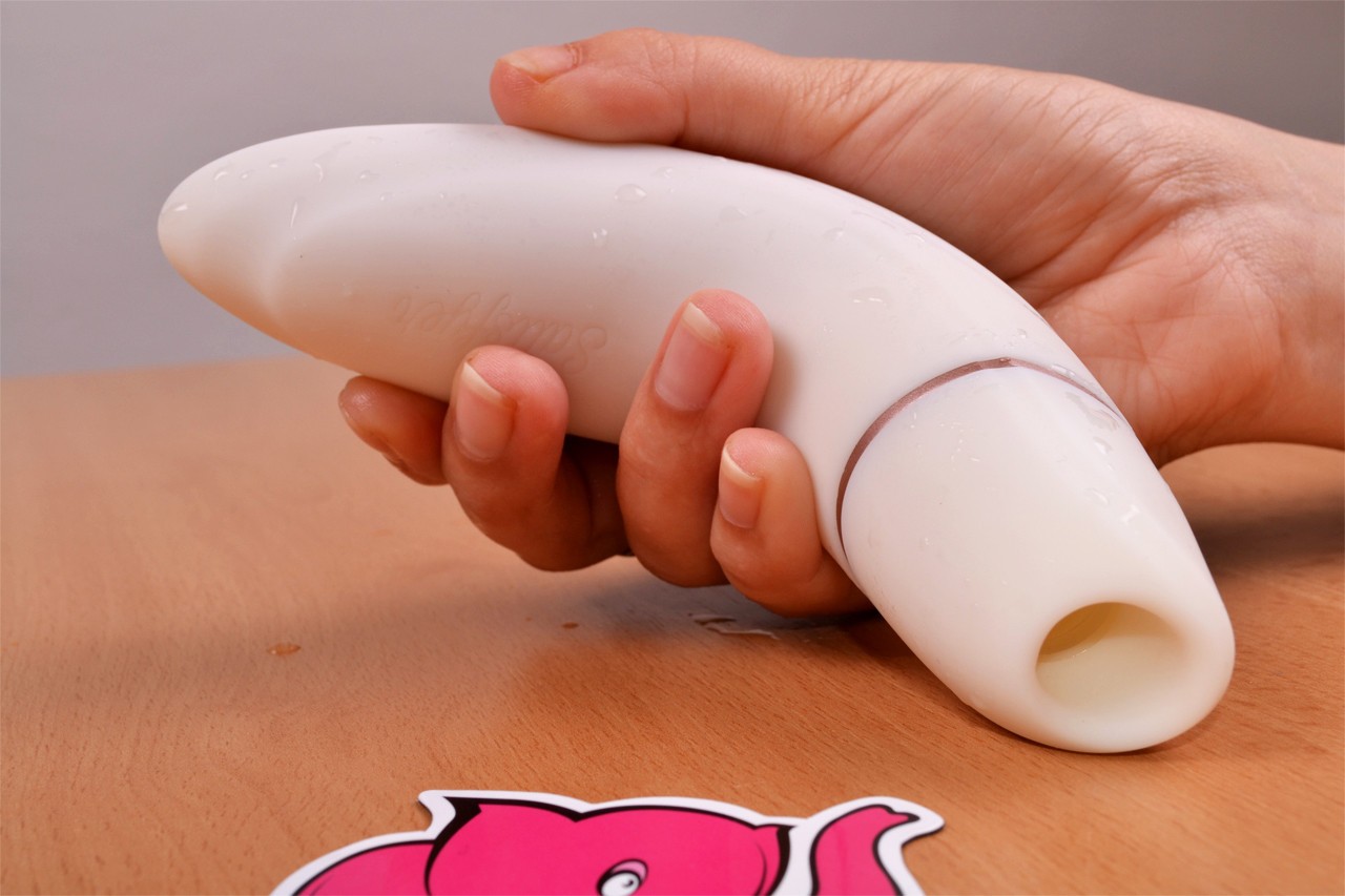 Satisfyer Pro Plus Vibracije v roki