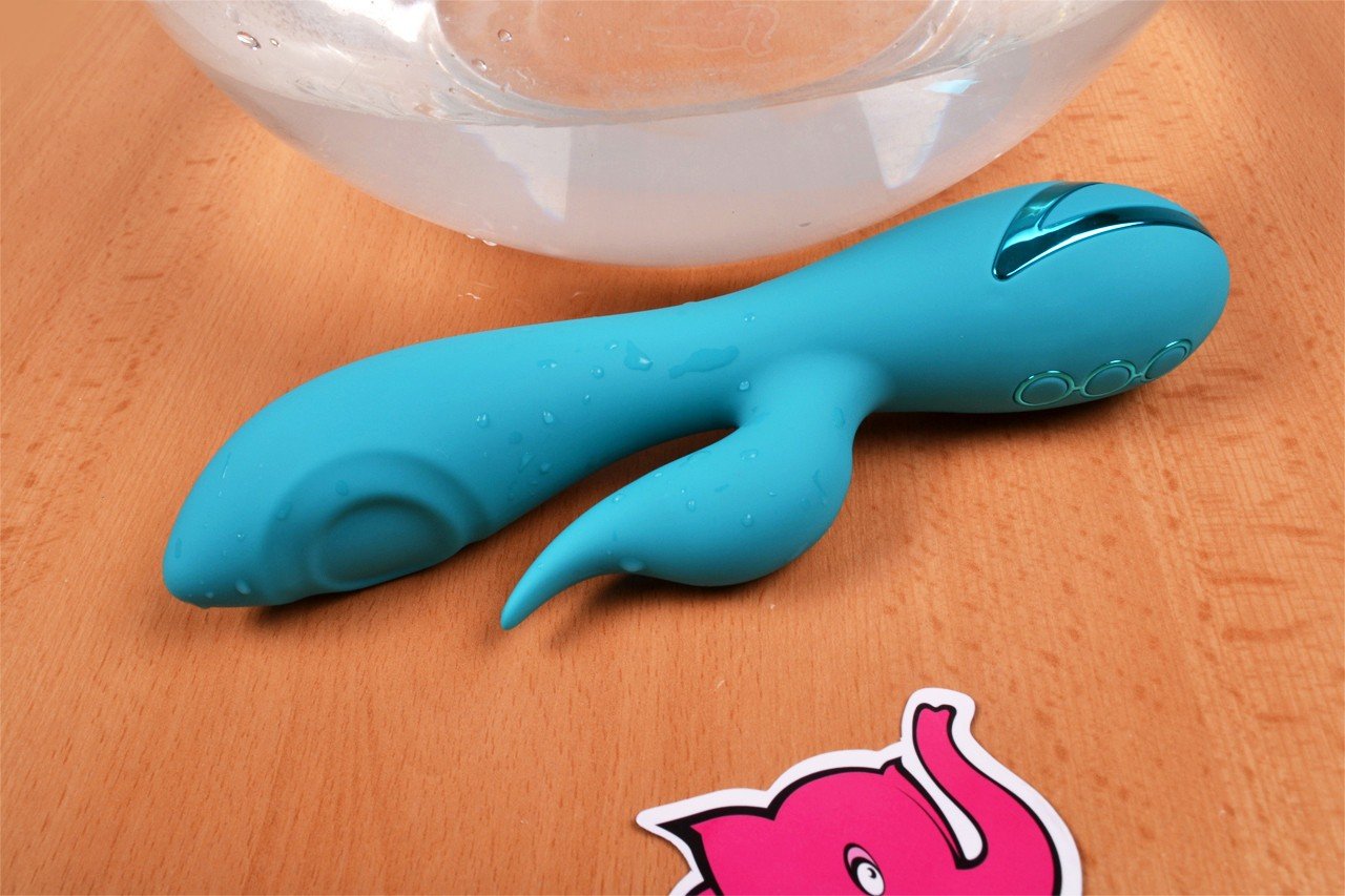 Silikonski vibrator Tiffany Dream - vibrator ob posodi z vodo