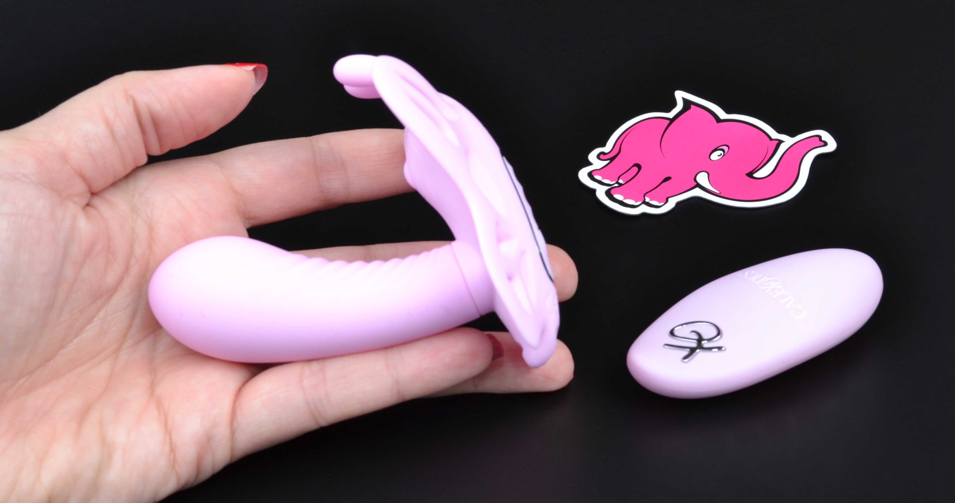 Vibracijski metuljček Darling, v roki