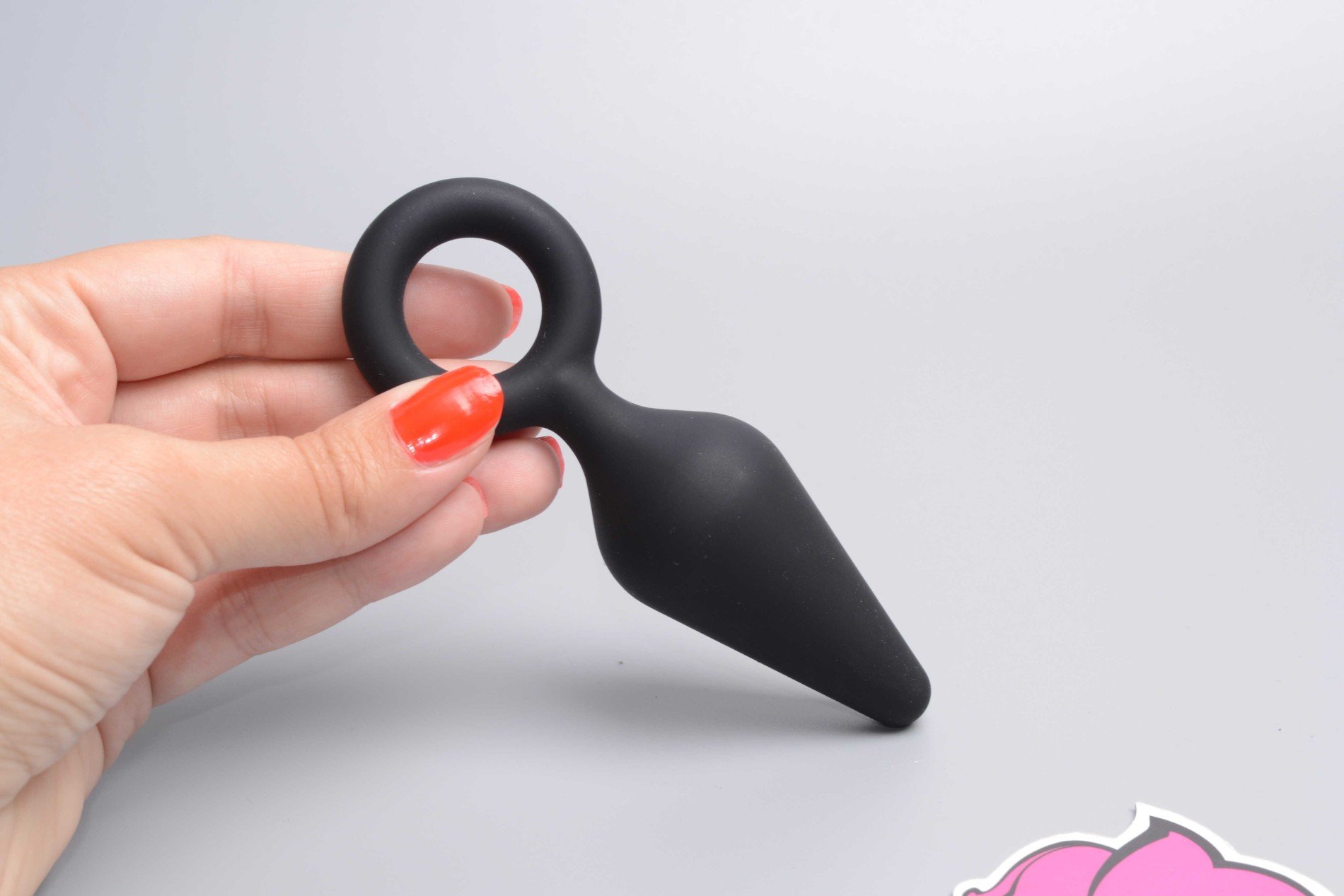 Analni čep z ušescem Soft Feel, v roki
