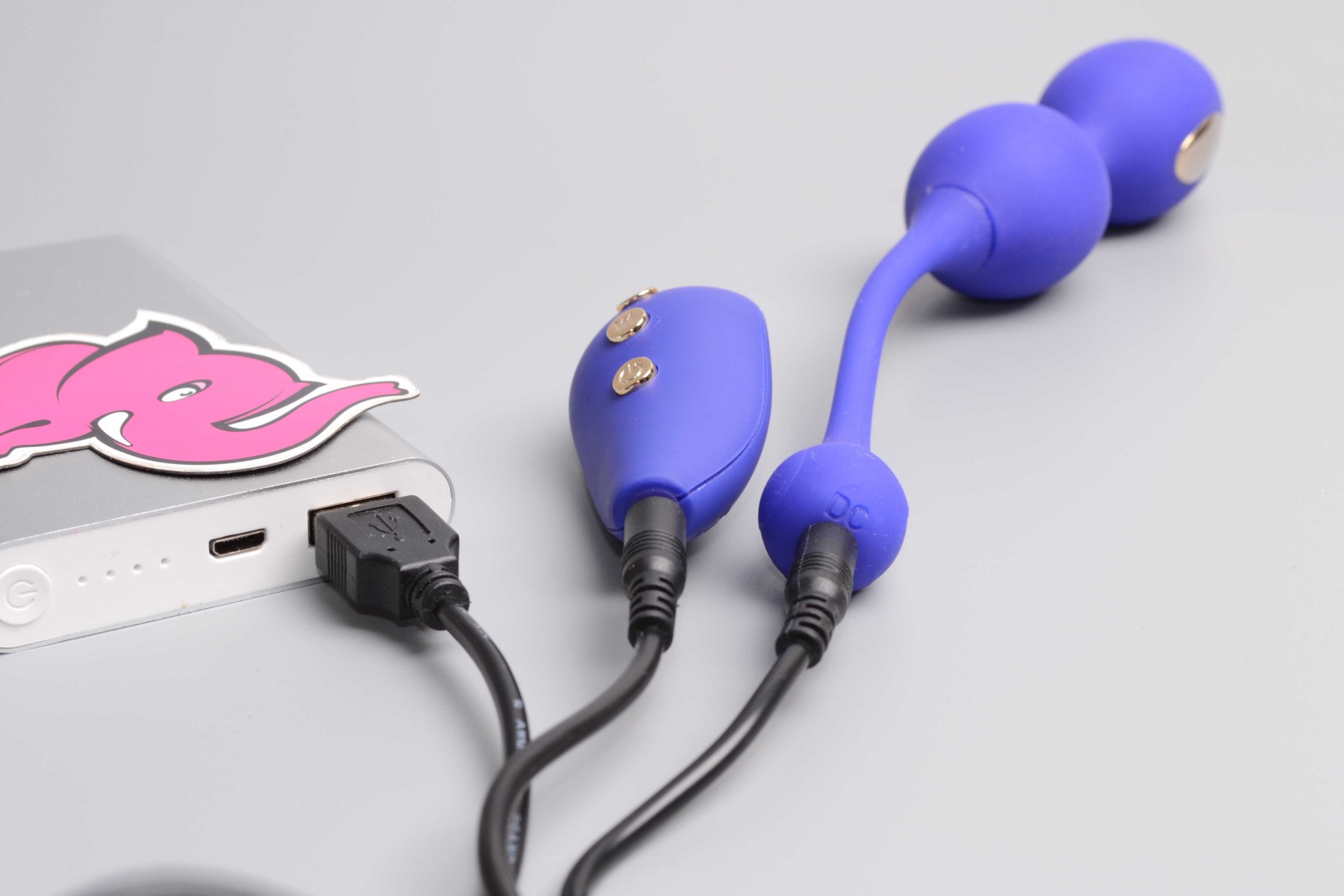 Elektro Venus plesi Midnight Drive, polnjenje