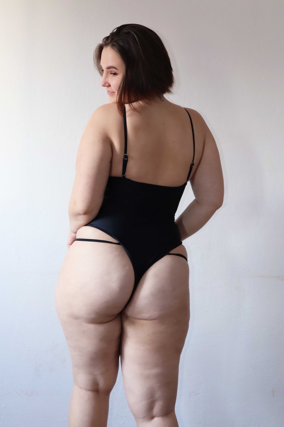 Testerka Jenny je preizkusila enodelne kopalke Black Venus