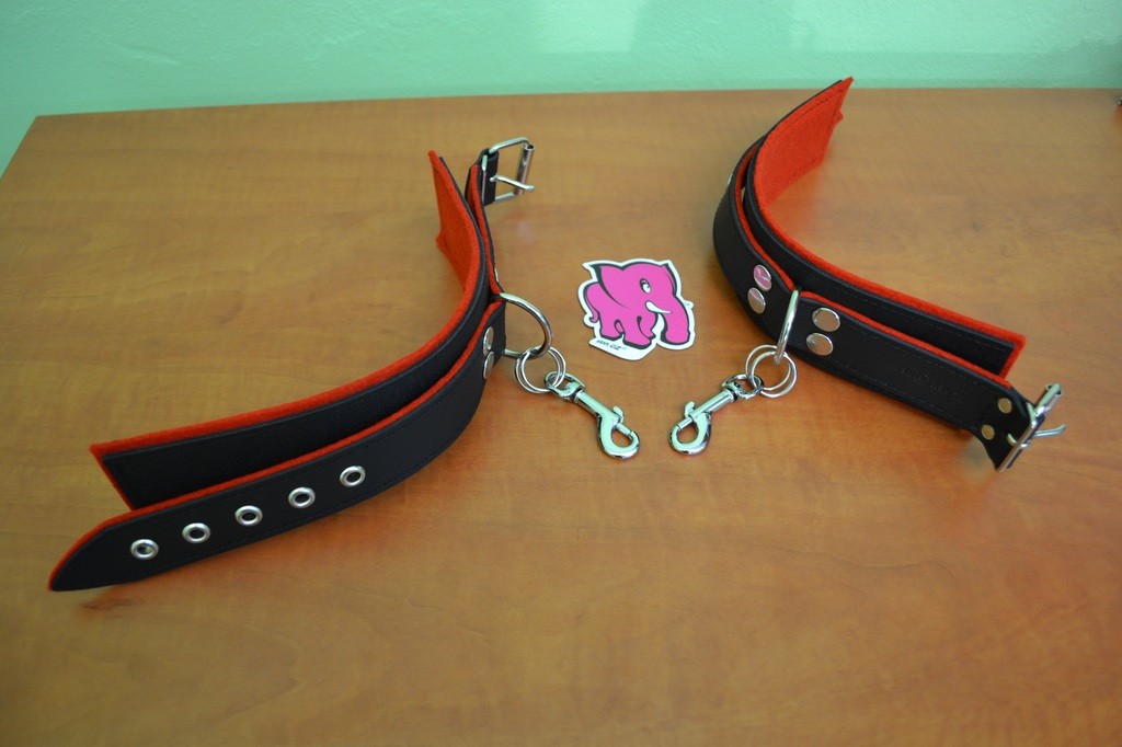 Usnjene zapestnice BlackRed