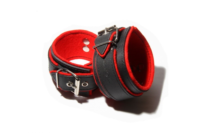 Usnjene zapestnice BlackRed