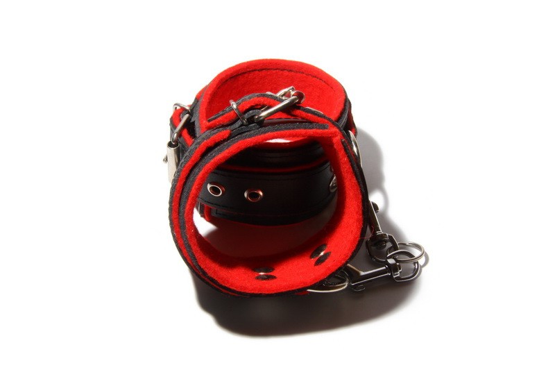 Usnjene zapestnice BlackRed