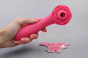 Adore Lilien II. vibrator na pritisk (15 cm), v roki