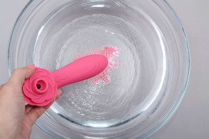 Adore Lilien II. vibrator na pritisk (15 cm), vodoodporen