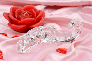 Stekleni dildo Tantric Touch (20 cm) + darilni paket za igrače