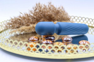 Mini silikonski masažni pripomoček Tiny Wand III (12 cm)