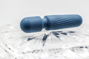 Mini silikonski masažni pripomoček Tiny Wand III (12 cm)